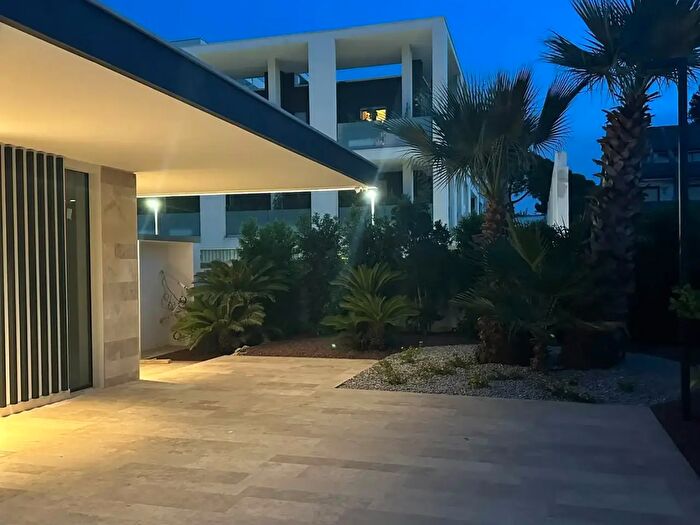 Casa con 5 locali in vendita in Bari