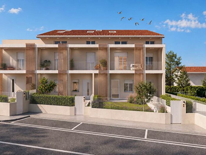 Appartamento con 6 locali in vendita in Via di Galceti, Montemurlo