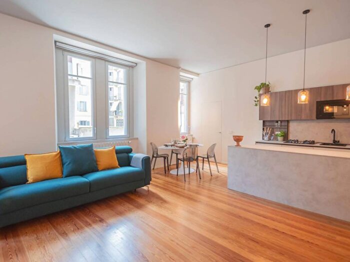 Appartamento trilocale in affitto in Via Tommaso Grossi, Valduce Crispi, Como