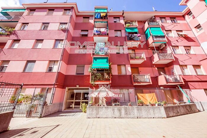 Appartamento trilocale in vendita in Via Pasquale Berghini, Genova