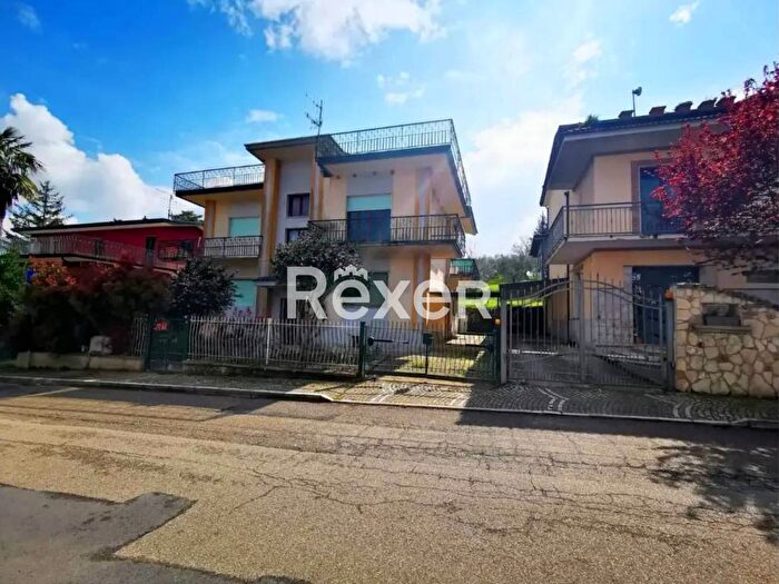 Appartamento quadrilocale in vendita in Via San Francesco D'Assisi, Centro, San Nazzaro