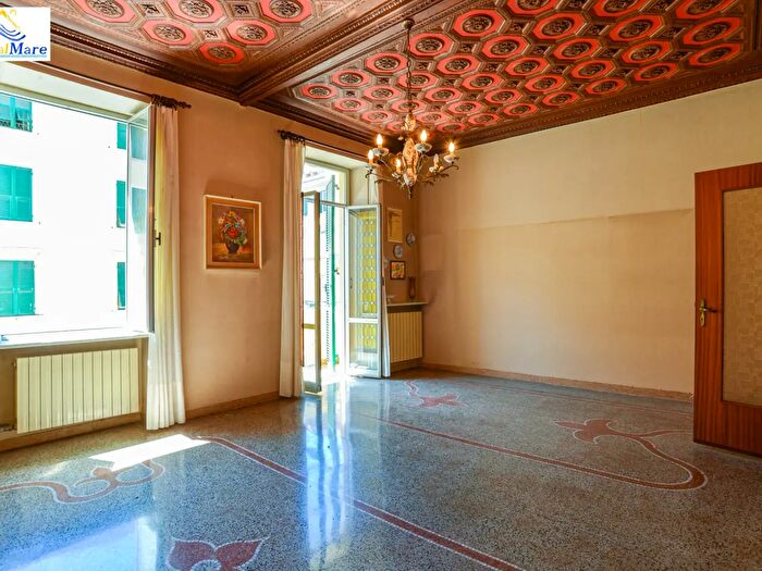 Appartamento quadrilocale in vendita in Via XX Settembre, Savona