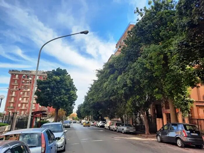 Appartamento trilocale in vendita in Via Giuseppe Pitrè, Palermo