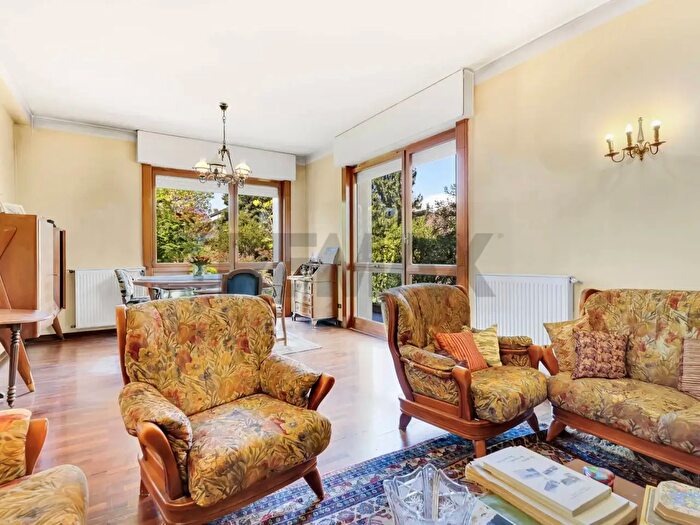 Casa con 5 locali in vendita in Via Como, Bollate