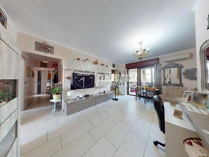 Appartamento con 5 locali in vendita in Via Frank Anna, Volpiano