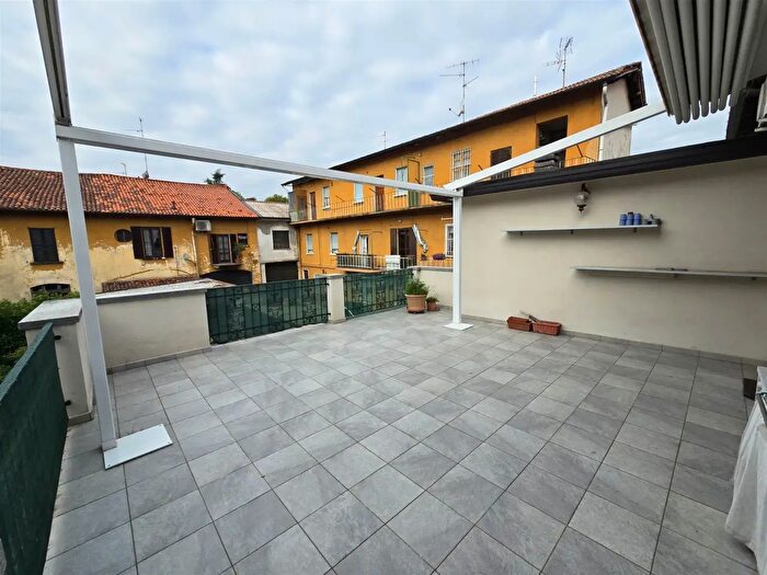 Appartamento bilocale in vendita in Via Marconi, Albiate