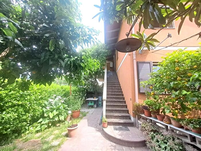 Appartamento trilocale in affitto in Massa