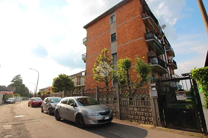 Appartamento trilocale in vendita in Via Giuseppe Parini, Rho