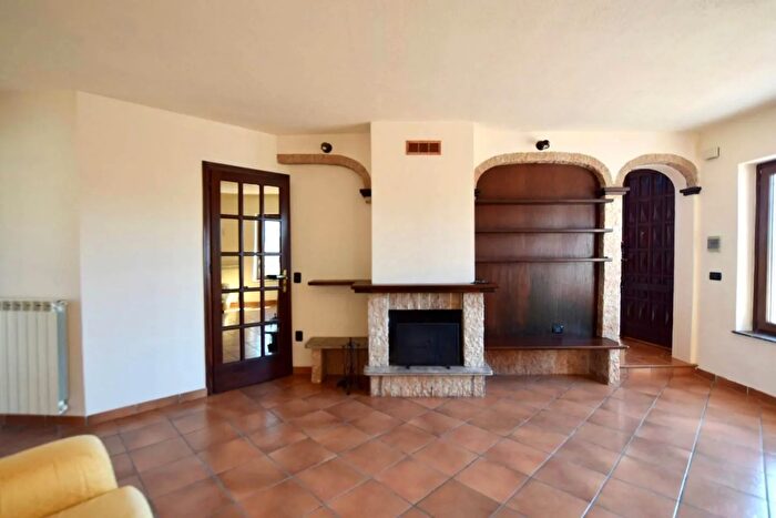 Casa con 8 locali in vendita in Via delle Calende Pontedera, Pontedera
