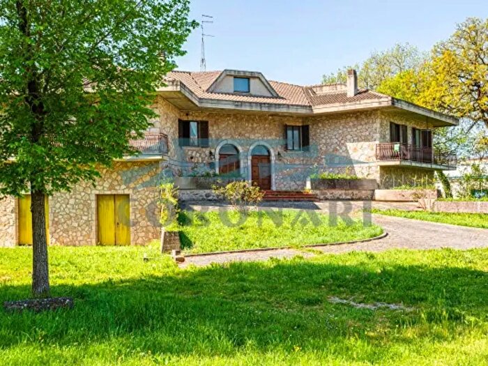 Appartamento quadrilocale in vendita in Via Giovanni Pascoli, Massa Martana