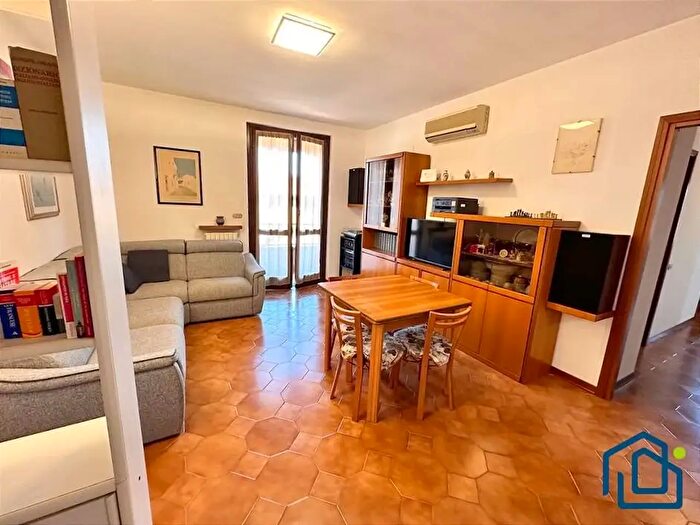 Appartamento trilocale in vendita in Piazza Camillo Benso di Cavour, Sedriano