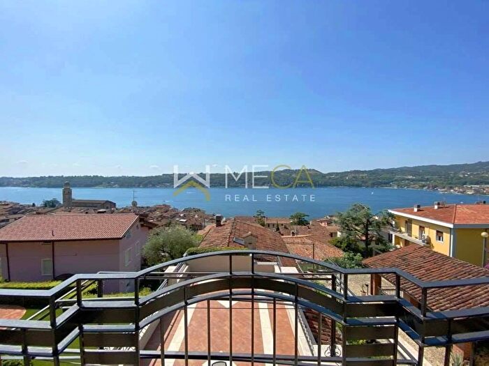 Casa con 5 locali in affitto in Via Carla Mortari, Centro, Salò