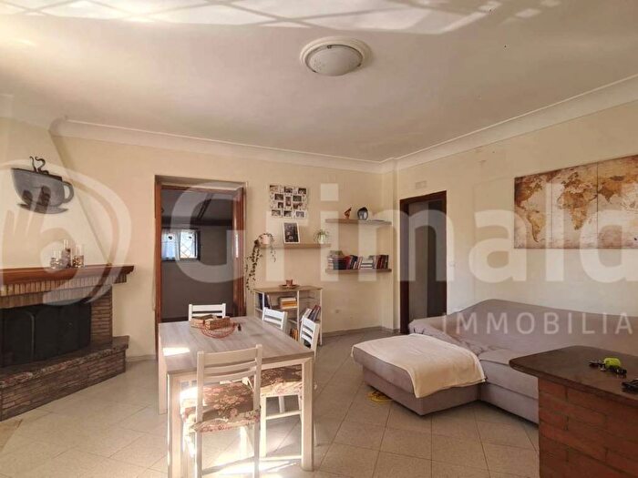 Appartamento trilocale in affitto in VIA CASALANNO, Quarto