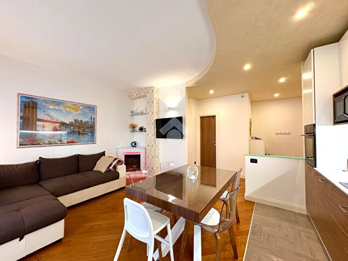 Appartamento trilocale in vendita in Via Gaetano Filangieri, Padova