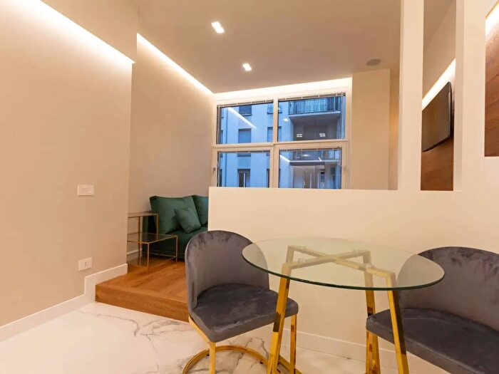 Appartamento monolocale in affitto in Via Francesco Daverio, Milano