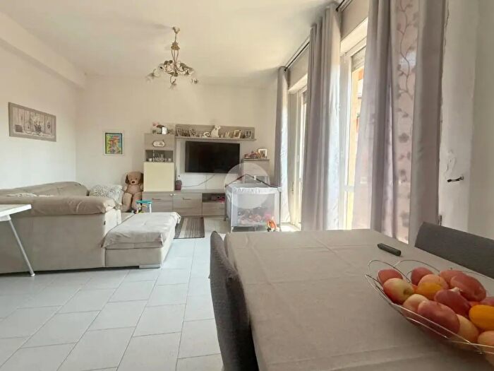 Appartamento trilocale in vendita in Via Indipendenza, Triuggio