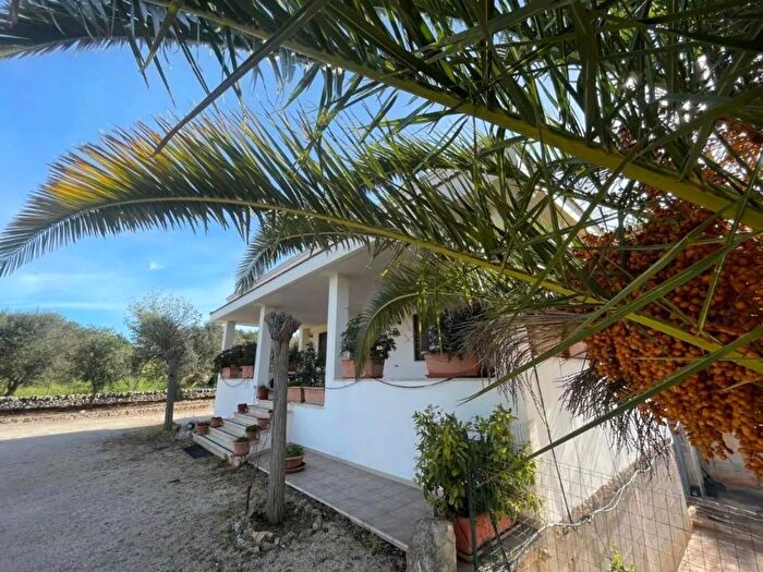 Casa quadrilocale in affitto in Contrada Trinchera SNC, Campanile Fumarola Cavalleriza, Ostuni