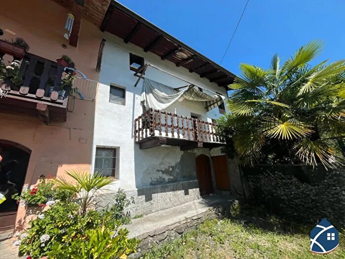 Casa con 5 locali in vendita in San Pietro Val Lemina