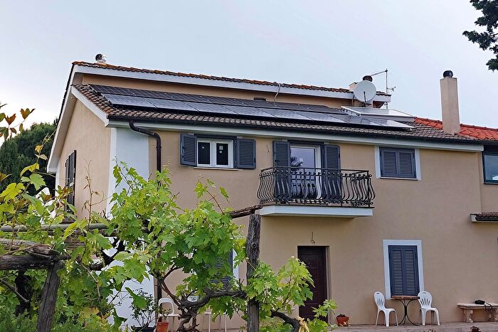 Casa con 17 locali in vendita in Via Campagnanese, Morlupo