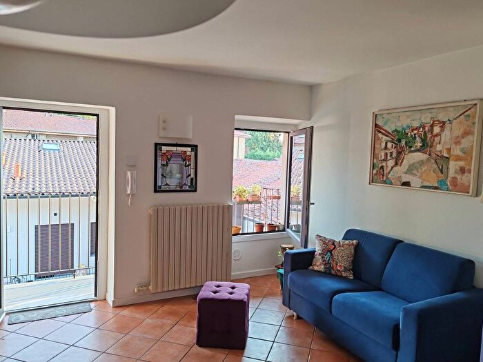 Appartamento trilocale in affitto in Via Umberto I, Centro, Arcore