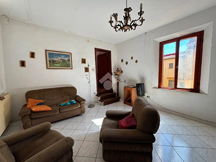 Appartamento con 5 locali in vendita in Via Barca di Noce, Cascina