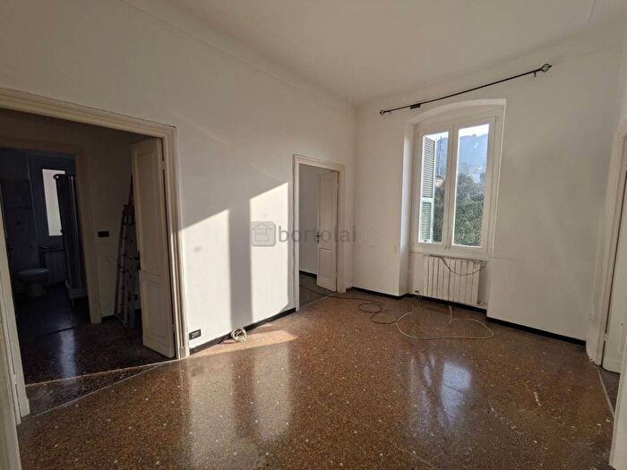 Appartamento con 6 locali in affitto in Via Fratelli Chiarella, Molassana, Genova