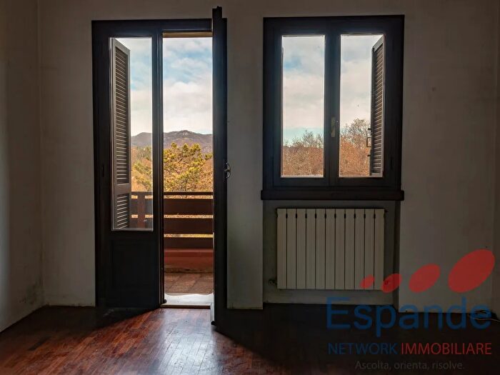 Casa con 11 locali in vendita in Via Fornace, Camugnano