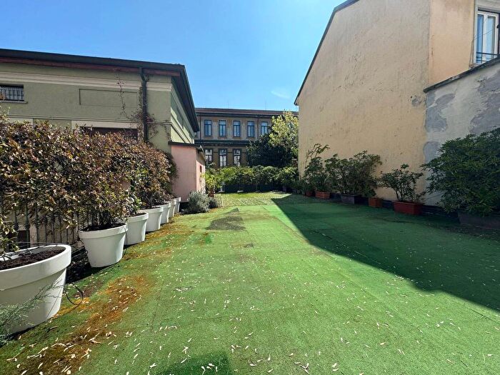 Appartamento quadrilocale in affitto in Via Alfonso Lamarmora, Quadronno Crocetta, Milano