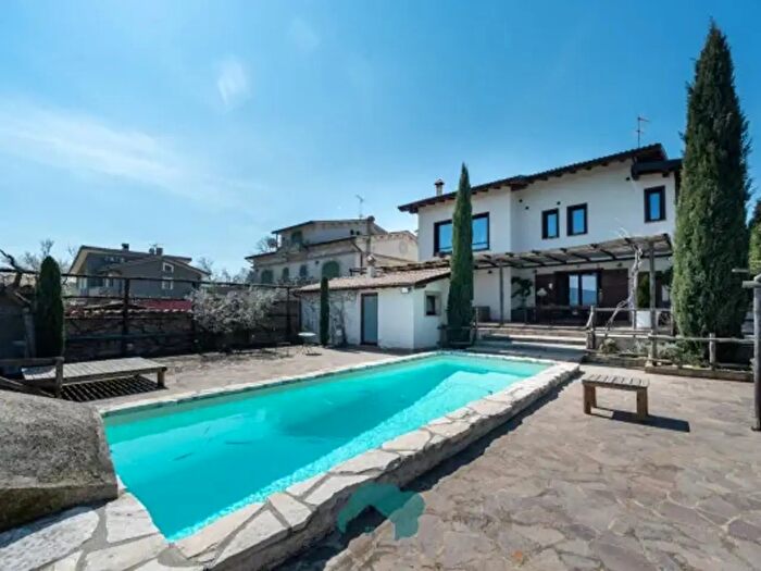 Casa con 6 locali in vendita in Via Prati di Mainello, Zagarolo