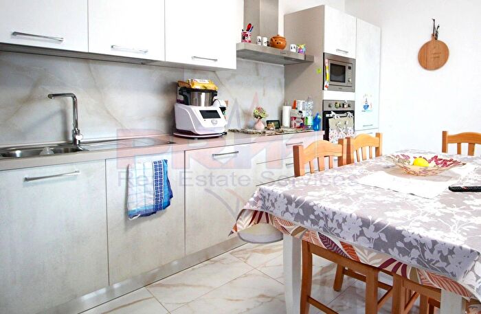 Casa bilocale in vendita in Via Genova d Tuglie, Tuglie