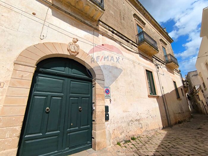 Casa con 11 locali in vendita in Via Pietro Orsini, Soleto