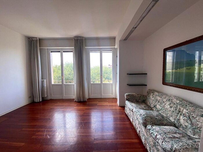 Appartamento quadrilocale in vendita in Viale dei Mille, Firenze