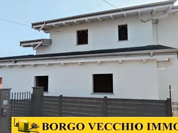 Casa quadrilocale in vendita in Corso Giovanni XXIII, Busca