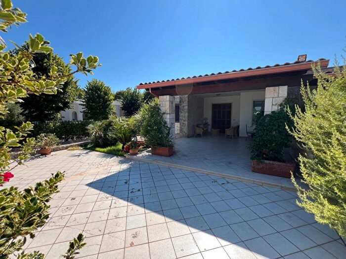 Casa quadrilocale in vendita in Viale Torre Moscia Fasano, Fasano