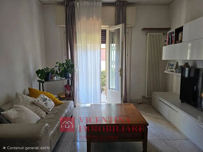 Appartamento trilocale in vendita in Via Rossini, Vicenza