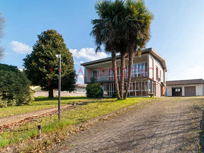 Case in Vendita e in Affitto - 2