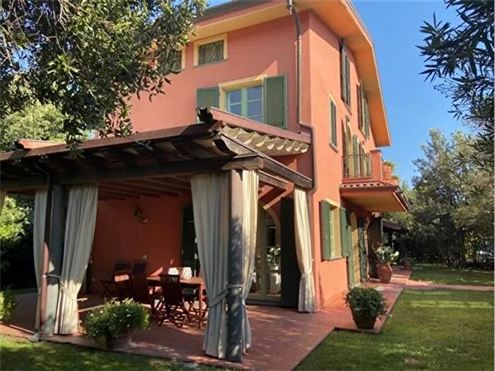 Casa in vendita in Forte Dei Marmi