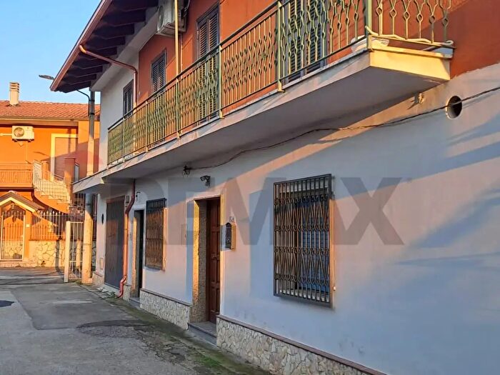 Appartamento con 10 locali in vendita in Via Firenze, Cellole