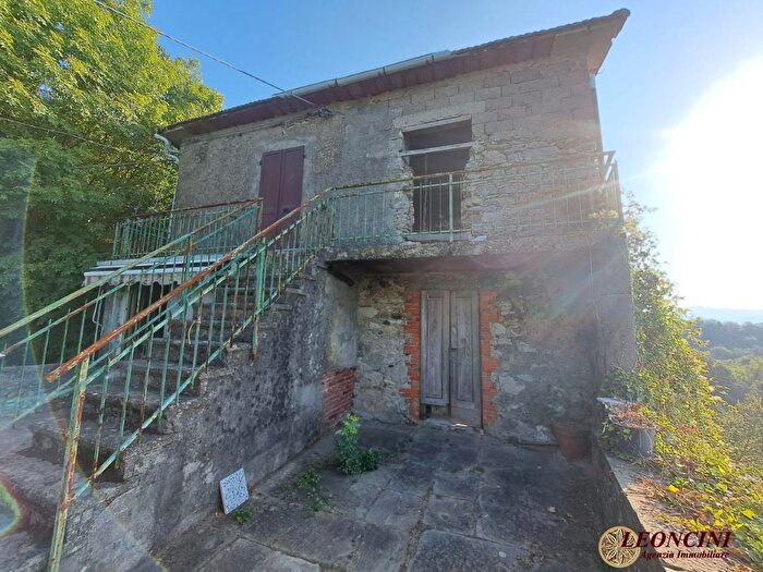 Casa con 7 locali in vendita in Via Rivazzo, Mulazzo