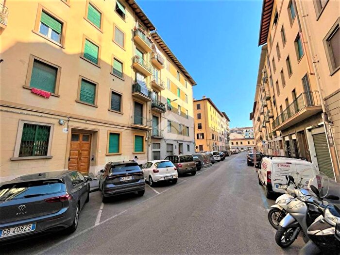 Appartamento trilocale in affitto in Via M Roselli Cecconi, Novoli, Firenze