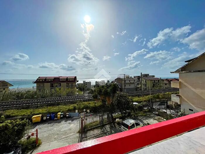 Appartamento quadrilocale in vendita in Contrada Valle, Falerna