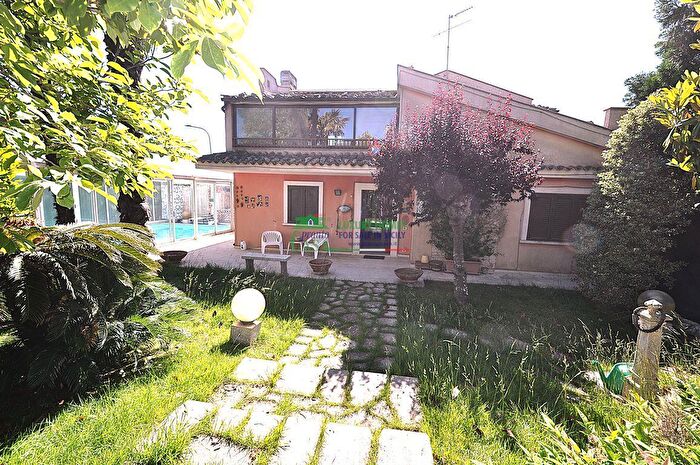 Casa con 7 locali in vendita in Via Ettore Fieramosca, Ragusa