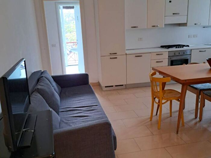 Appartamento trilocale in affitto in Viale Nazario Sauro, Centro Storico, Pavia