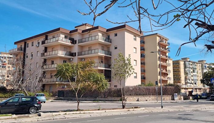 Appartamento trilocale in vendita in Palermo