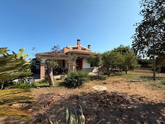 Casa con 6 locali in vendita in Via Caterina Fusco, Terracina