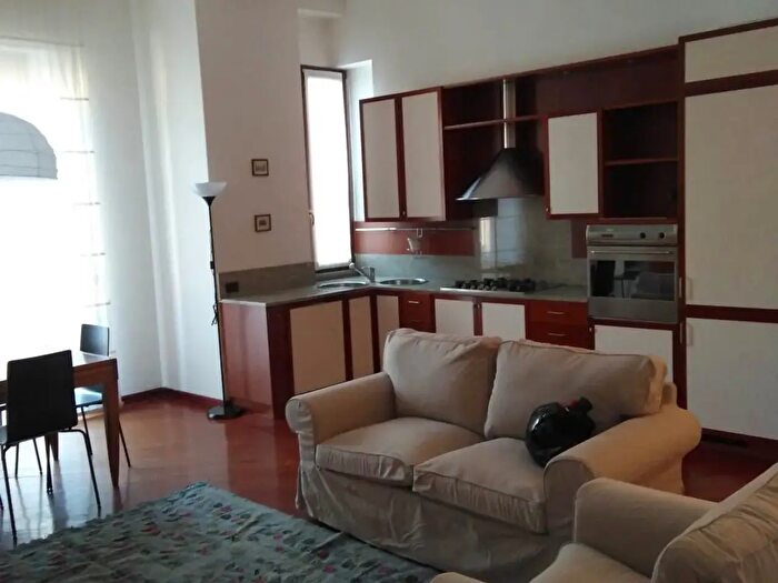 Appartamento trilocale in affitto in Via Aselli, Milano