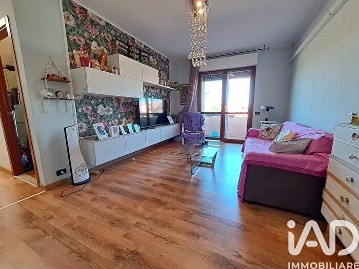 Appartamento con 6 locali in vendita in Via Condotti, Polesella