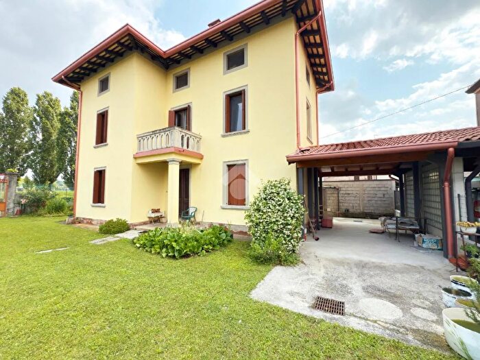Casa con 8 locali in vendita in Via Kennedy, San Daniele Del Friuli