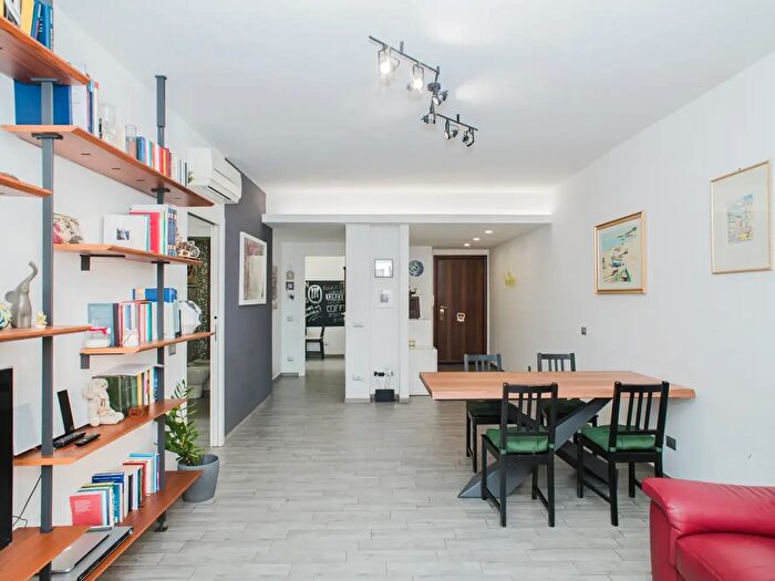 Appartamento trilocale in vendita in Via Valle Scrivia, Roma