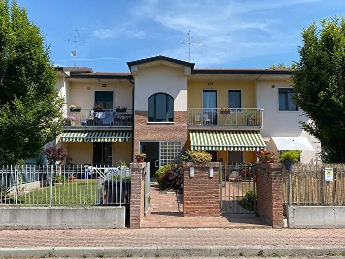 Appartamento bilocale in vendita in Via Brigata Sassari, Vigasio